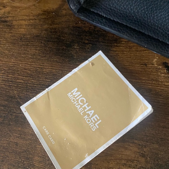 AUTHENTIC Michael Kors Mirella pebbled leather medium tote bag. - Picture 11 of 13